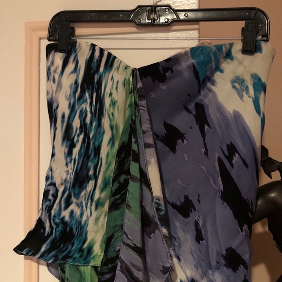 BCBG asymmetrical STRAPLESS dress SIZE 8 - Picture 3 of 6